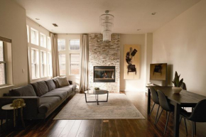 Upscale, Bright Family Retreat with Nature Views